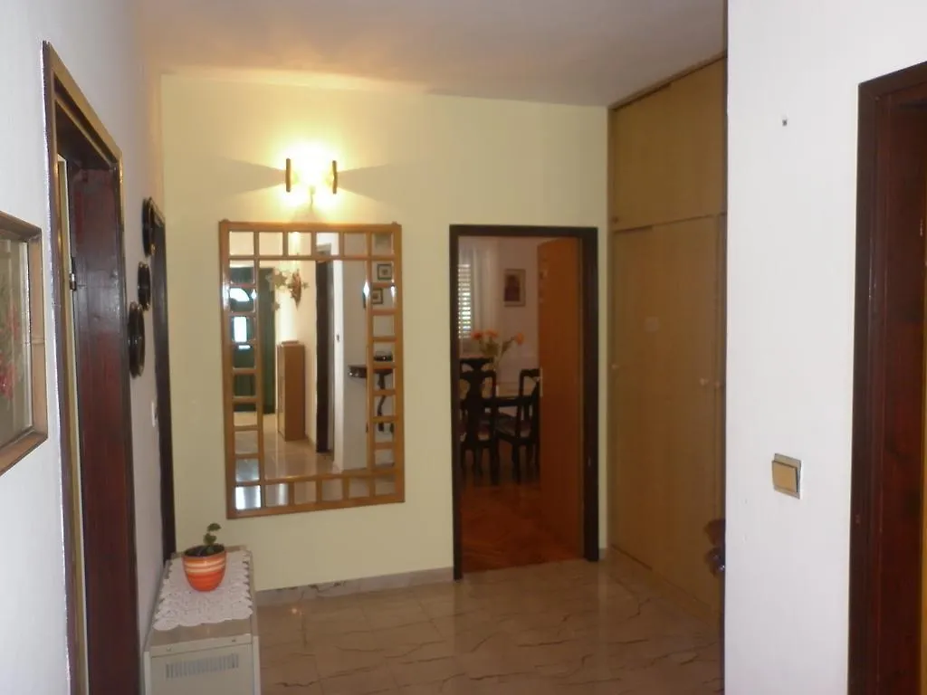Apartments Ivona Trogir 0*,