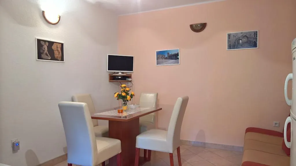 Apartments Ivona Trogir