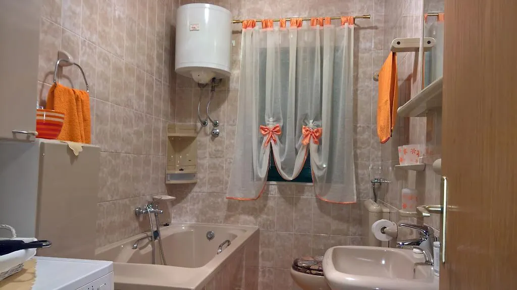 Apartments Ivona Trogir 0*,
